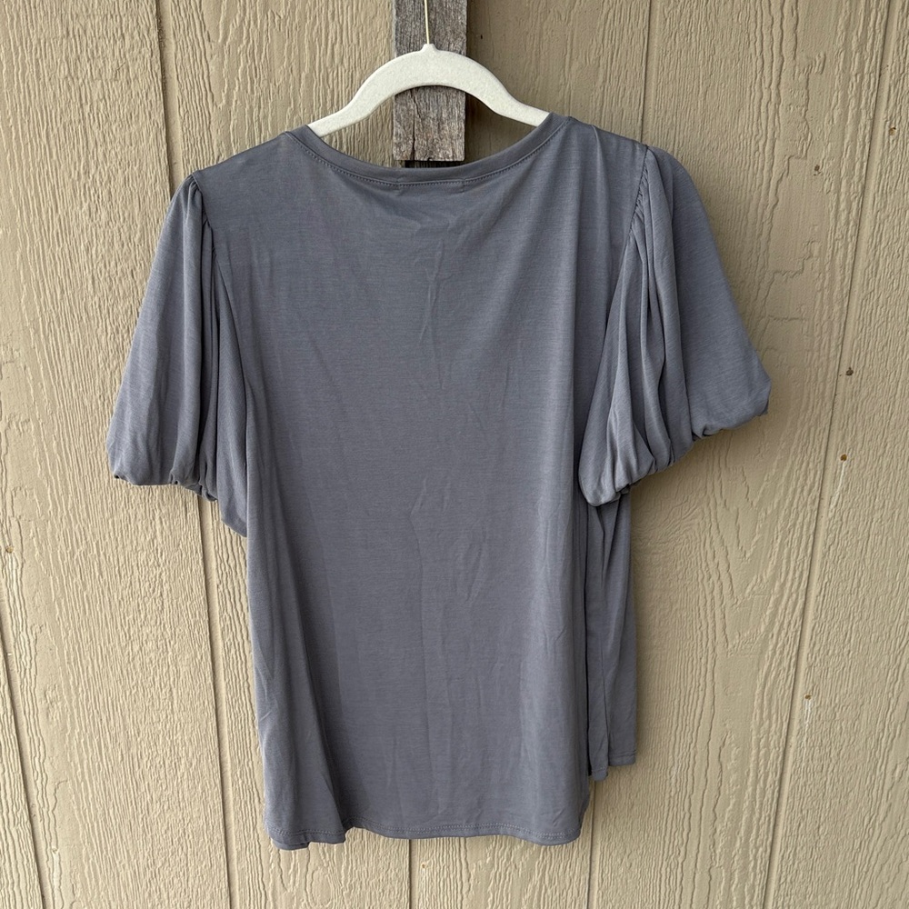 Green Envelope Charcoal V-Neck Puff Sleeve Tee - Picture 5 of 10